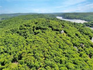 Tuxedo Lake, Tuxedo Park