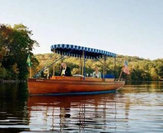 Electric Boating On Tuxedo Lake